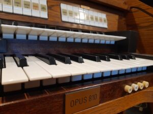 johannus_opus_810_orgel_3_mid_eik