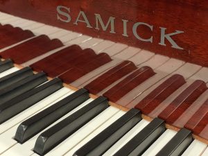 samick_ag155_1_vleugel_verhoogmuziek