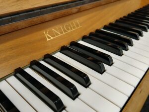 knight_112_piano_02_verhoogmuziek